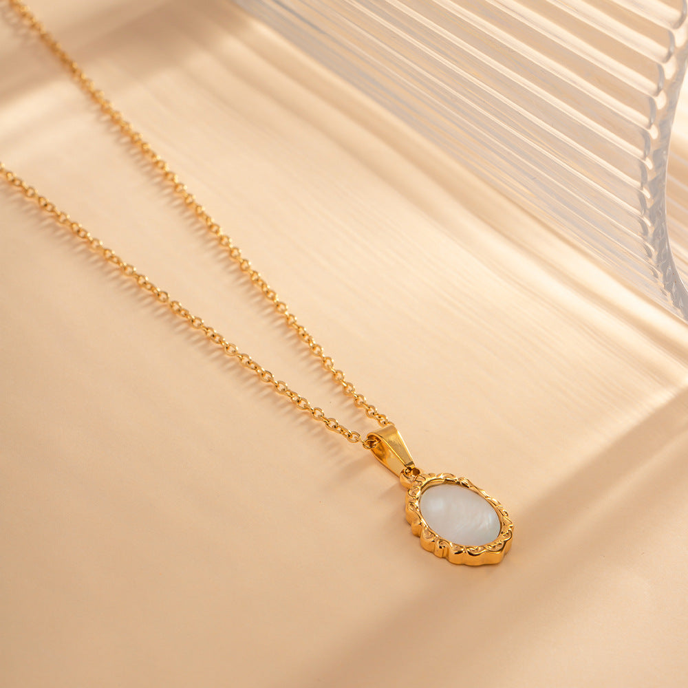 18K Gold Classic Fashion Inlaid White Gem Versatile Pendant Necklace