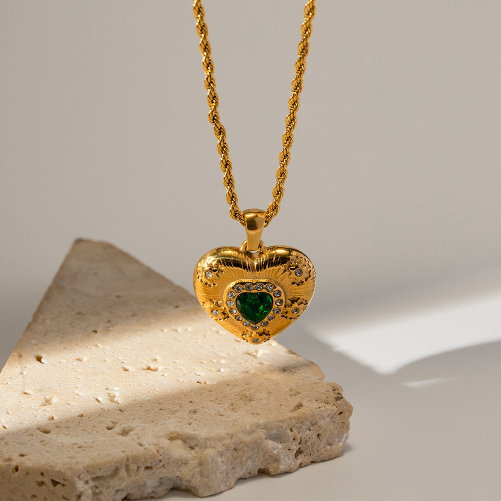 18k Gold Exquisite Fashion Emerald and Zircon Heart Shape Pendant Necklace