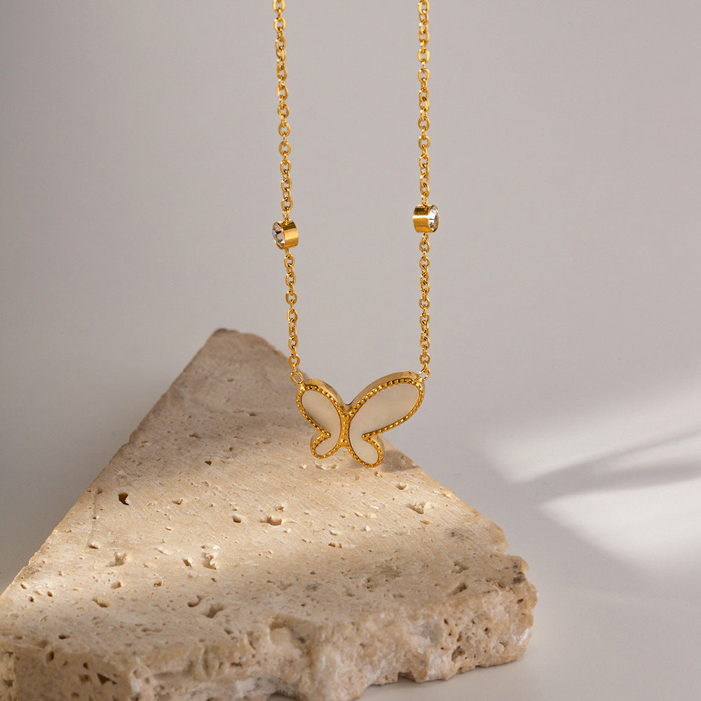 18K Gold Exquisite Fashion Butterfly Inlaid Diamond Design Versatile Necklace