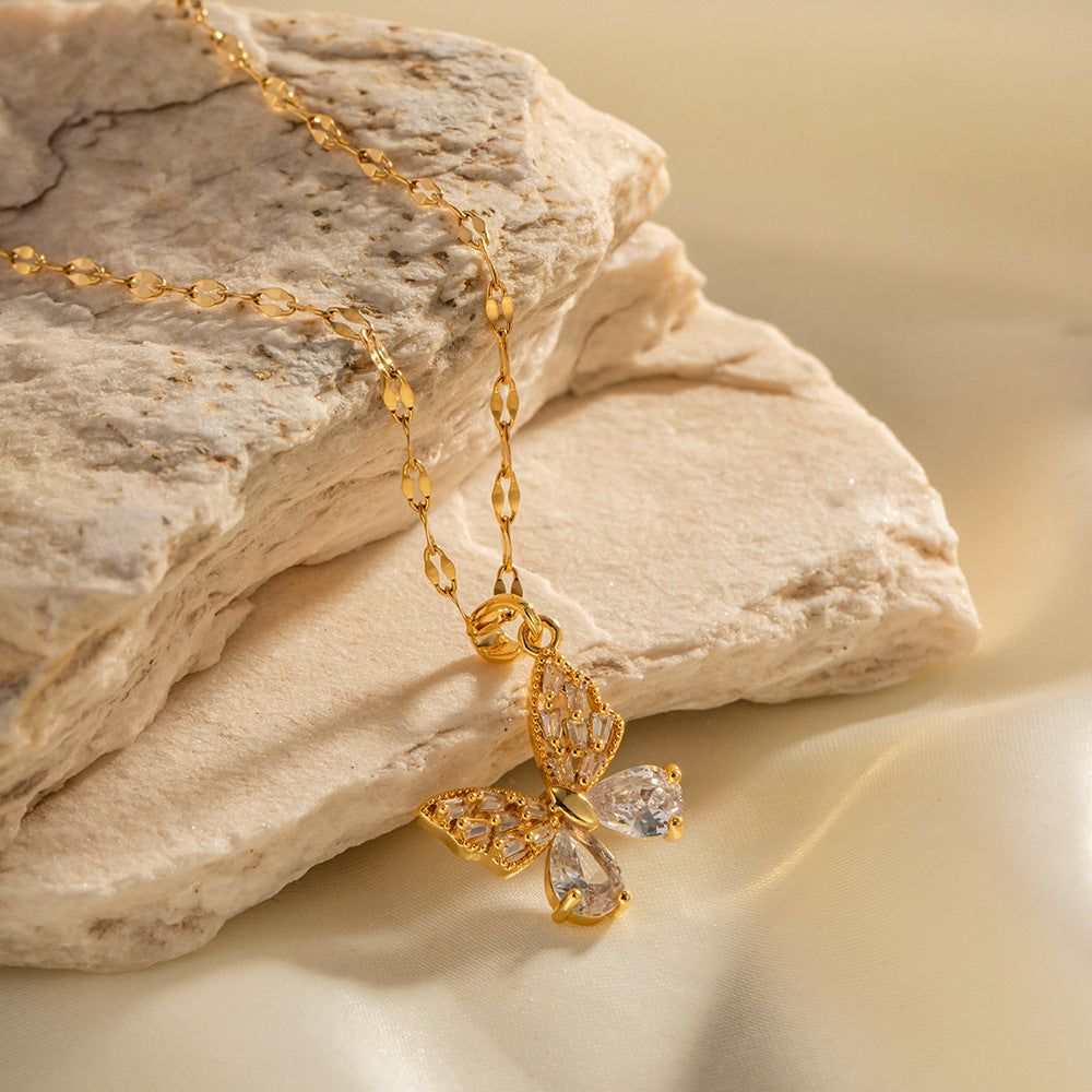 18K Gold Exquisite Dazzling Inlaid White Zircon Butterfly Design Pendant Necklace