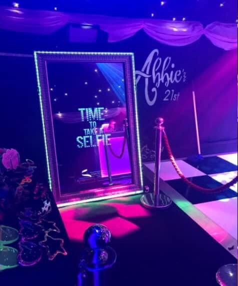 Magic Mirror Me Photo Booth Selfie Touch Screen Interactive Vanity Mirror + Flight Case Party Wedding Events Birthday Entertainment